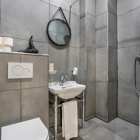 Apartment Gare De Lyon 4bd - 4bth Apartment!