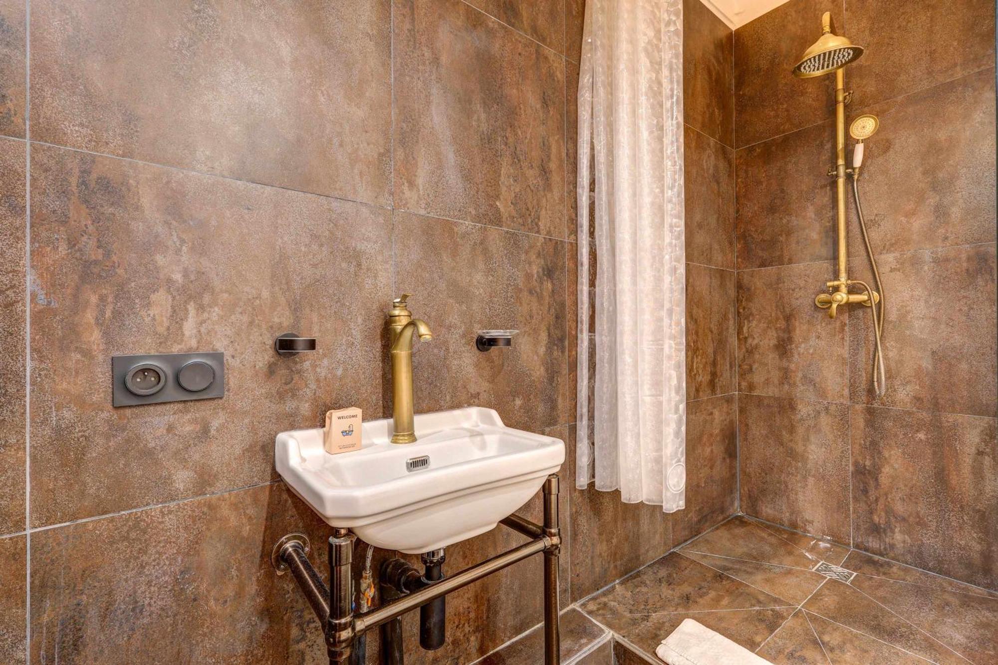 Gare De Lyon 4bd - 4bth Apartment! * Parigi
